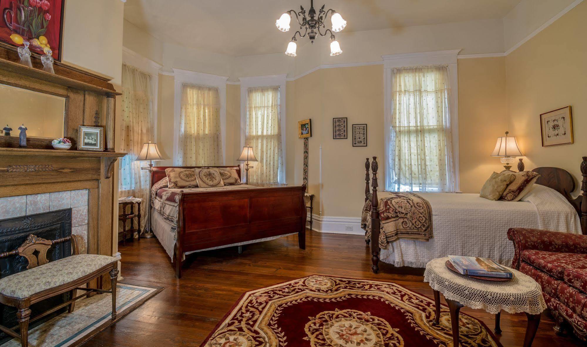 Bisland House Bed And Breakfast Natchez Exterior photo
